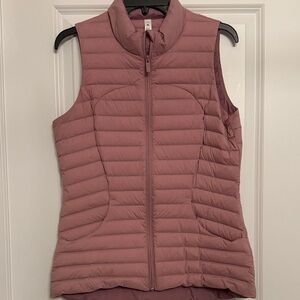 Lululemon mauve colored vest in size 8
